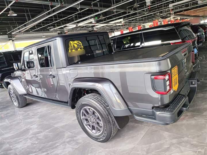 Фото 5 - Jeep Gladiator