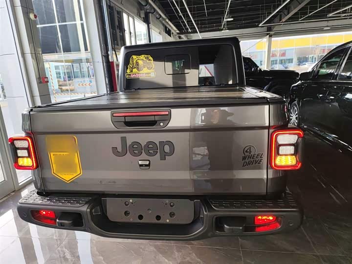 Фото 6 - Jeep Gladiator