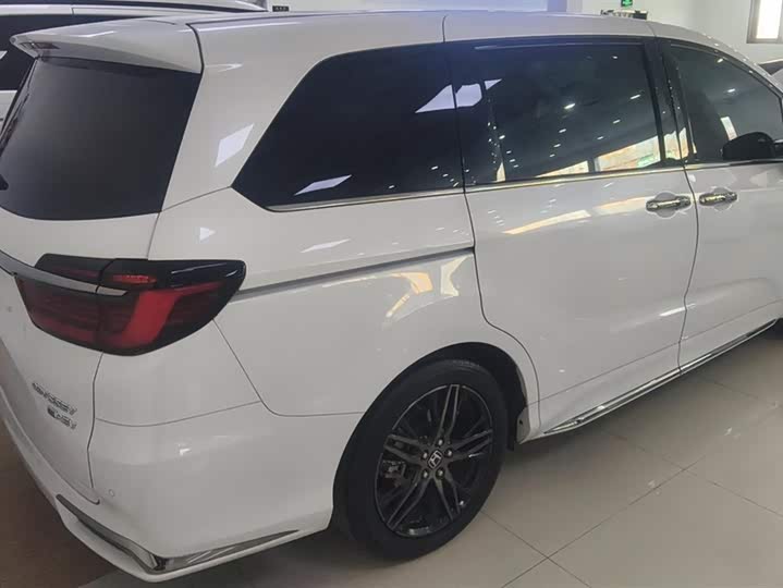 Фото 3 - Honda Odyssey