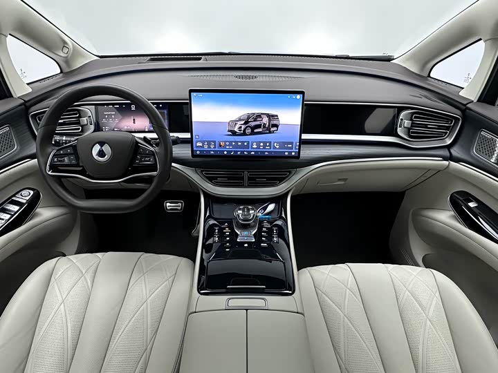 Фото 7 - Denza D9