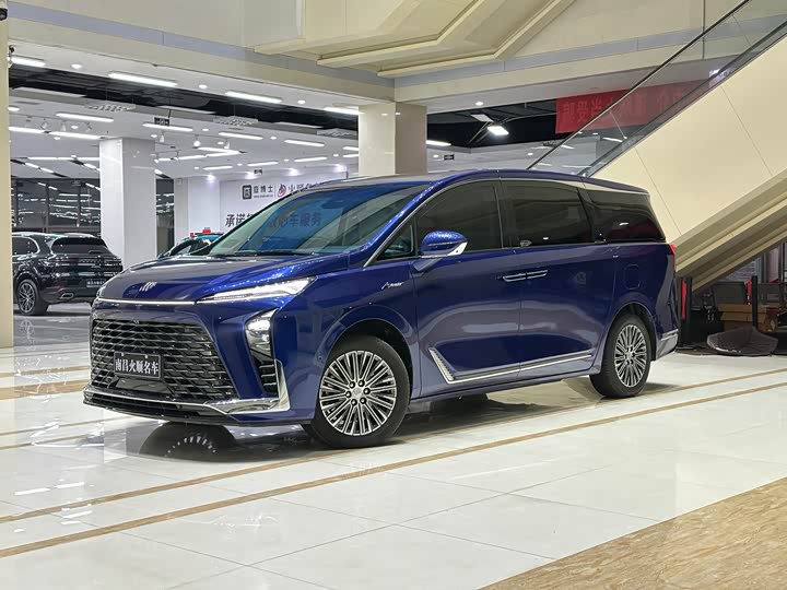 Фото 1 - Buick GL8 Hybrid