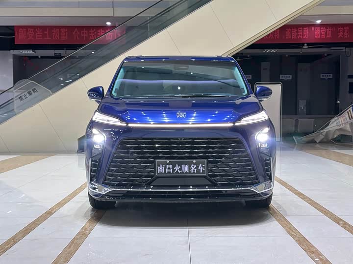 Фото 2 - Buick GL8 Hybrid