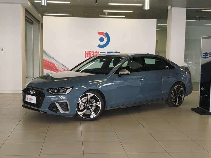 Фото 1 - Audi A4L