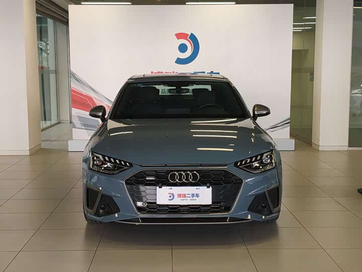 Фото 2 - Audi A4L