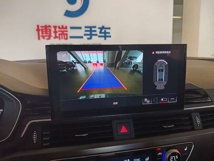 Фото 8 - Audi A4L