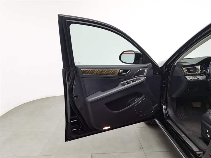 Фото 8 - Hongqi H7