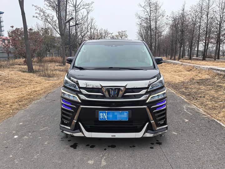 Фото 2 - Toyota Vellfire