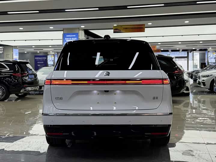 Фото 3 - Nio ES8