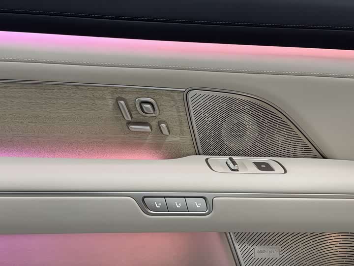 Фото 7 - Nio ES8