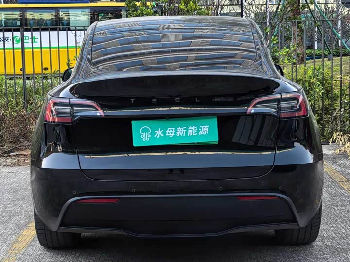 Фото 8 - Tesla Model Y