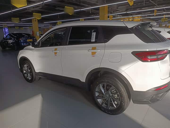 Фото 5 - Geely Coolray