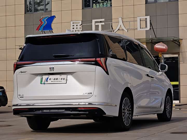 Фото 7 - Buick GL8 Hybrid