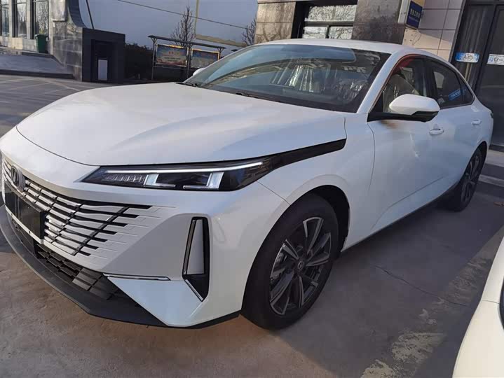 Фото 1 - Changan Eado Plus