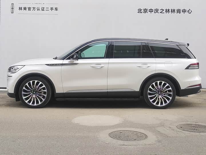 Фото 3 - Lincoln Aviator