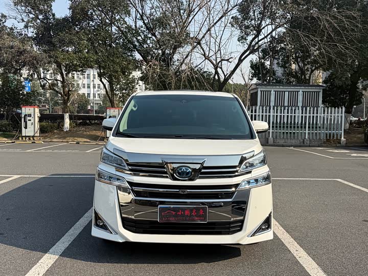 Фото 2 - Toyota Vellfire