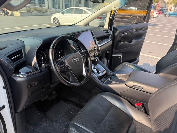 Фото 6 - Toyota Vellfire