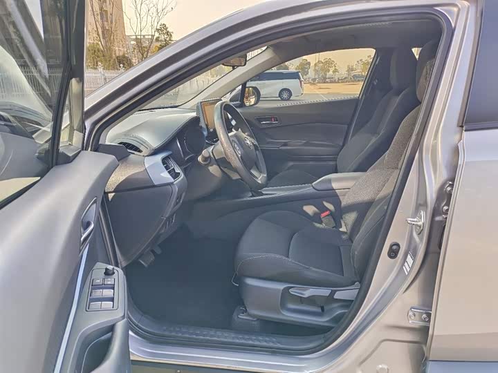 Фото 2 - Toyota Izoa