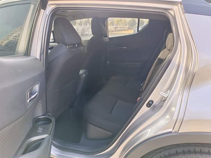 Фото 5 - Toyota Izoa