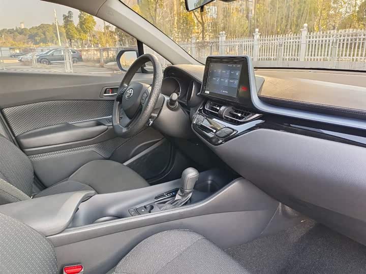 Фото 6 - Toyota Izoa