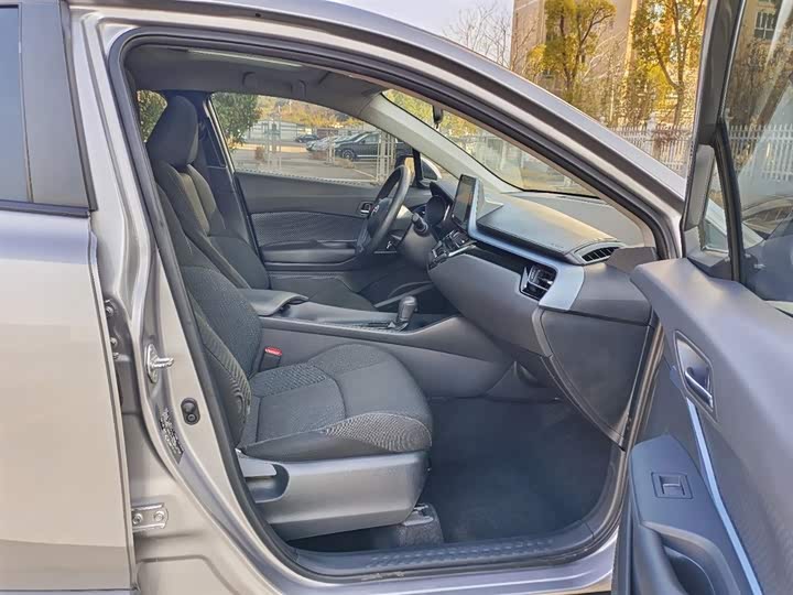 Фото 7 - Toyota Izoa