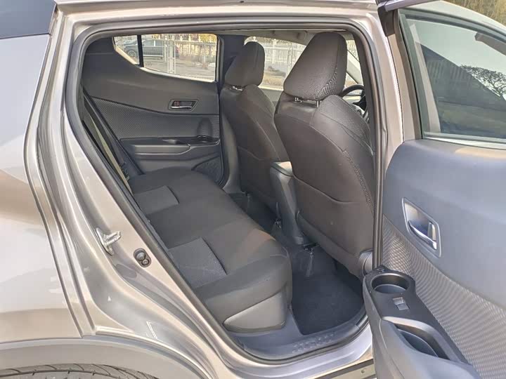 Фото 8 - Toyota Izoa