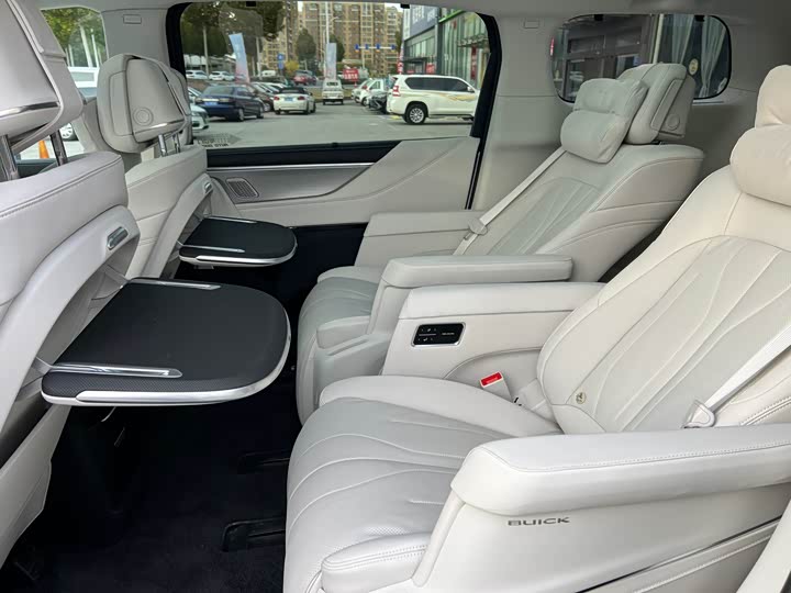 Фото 6 - Buick GL8 Hybrid