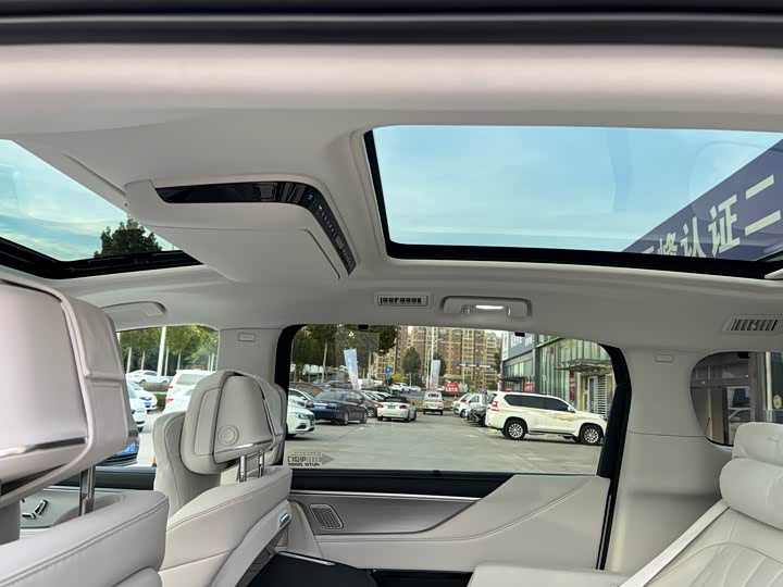 Фото 7 - Buick GL8 Hybrid