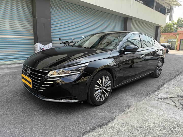 Фото 1 - Nissan Teana