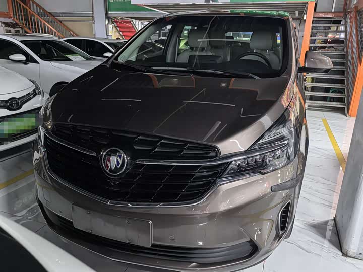 Фото 2 - Buick GL8 ES