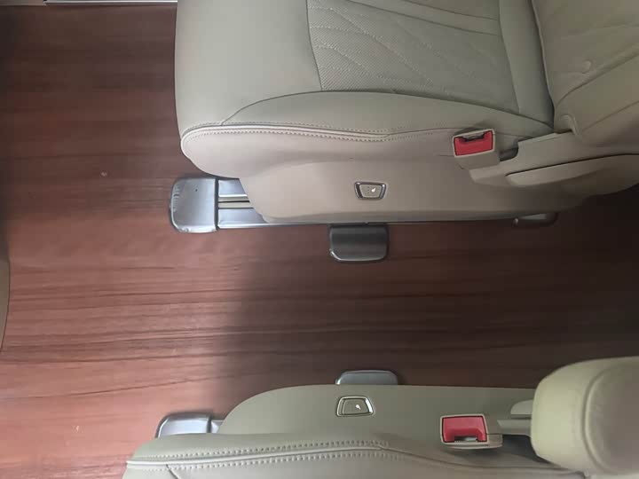 Фото 7 - Buick GL8 ES