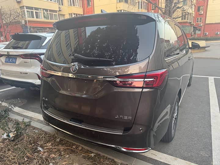 Фото 9 - Buick GL8 ES