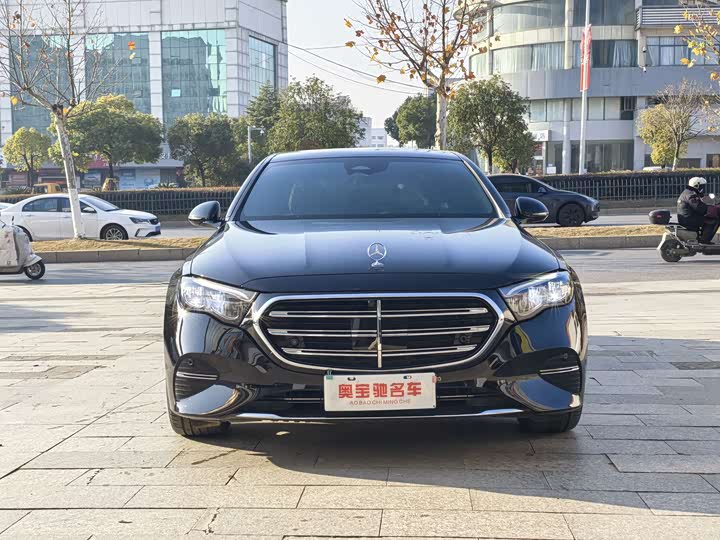 Фото 2 - Mercedes-Benz E-Class