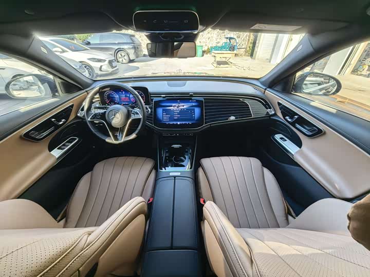 Фото 8 - Mercedes-Benz E-Class