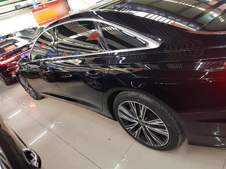 Фото 5 - Audi A6L