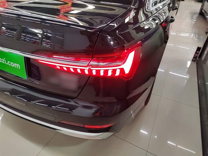 Фото 8 - Audi A6L