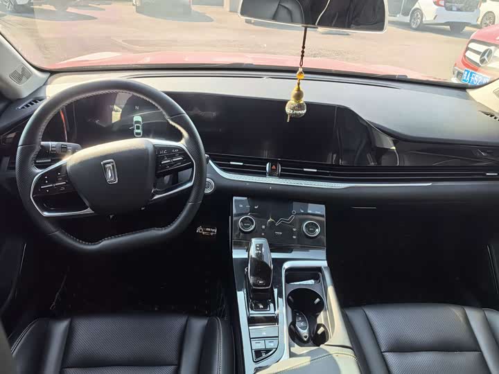 Фото 6 - Bestune B70