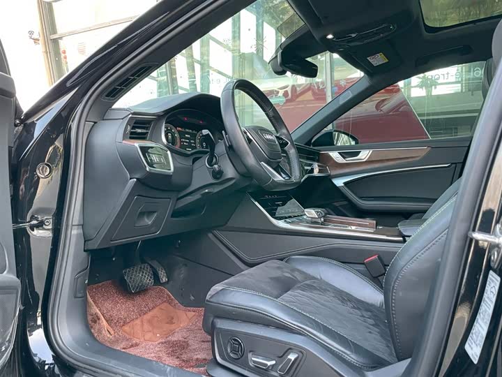 Фото 6 - Audi A6L