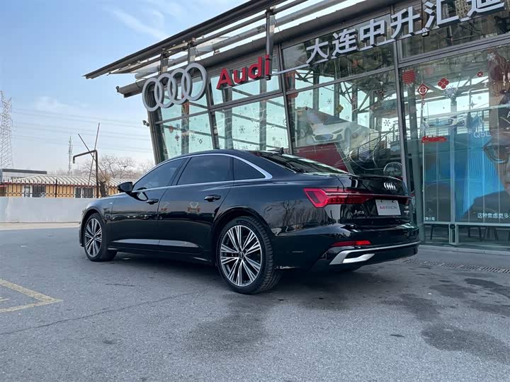 Фото 9 - Audi A6L