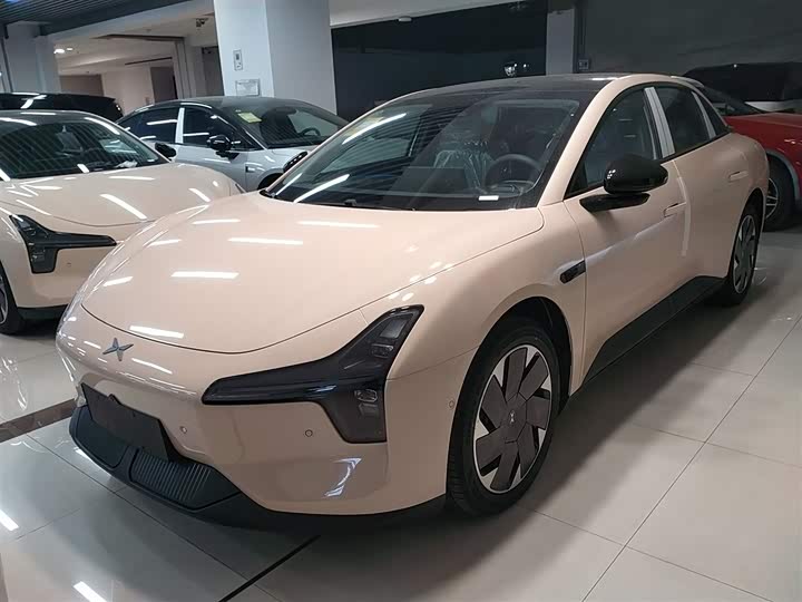 Фото 1 - XPeng Mona M03