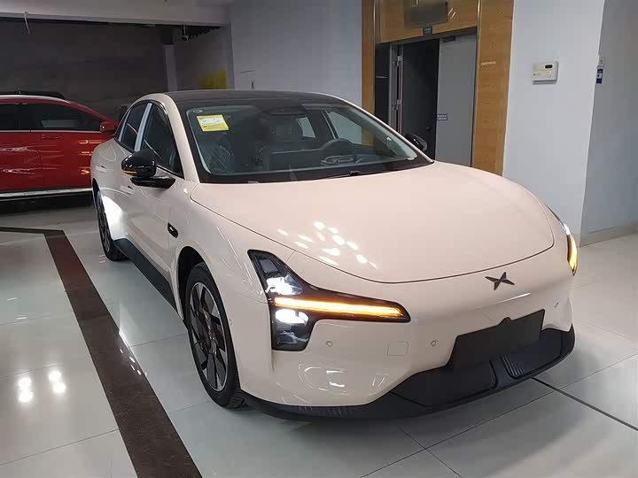 Фото 4 - XPeng Mona M03