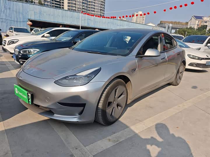 Фото 2 - Tesla Model 3