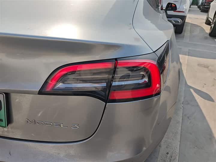 Фото 8 - Tesla Model 3