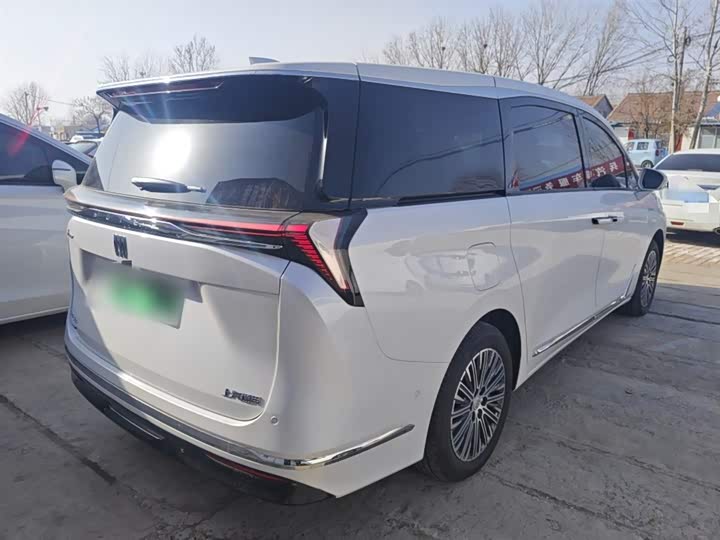 Фото 7 - Buick GL8 Hybrid