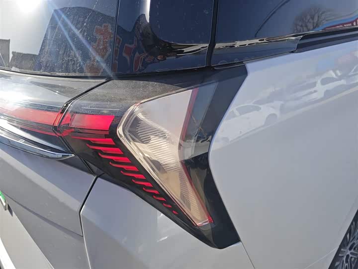 Фото 8 - Buick GL8 Hybrid