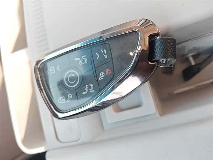 Фото 9 - Buick GL8 Hybrid