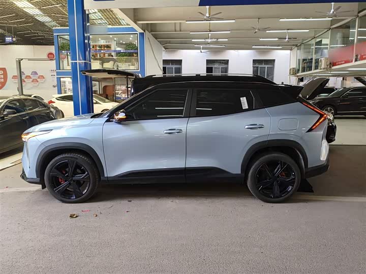 Фото 5 - Geely Atlas