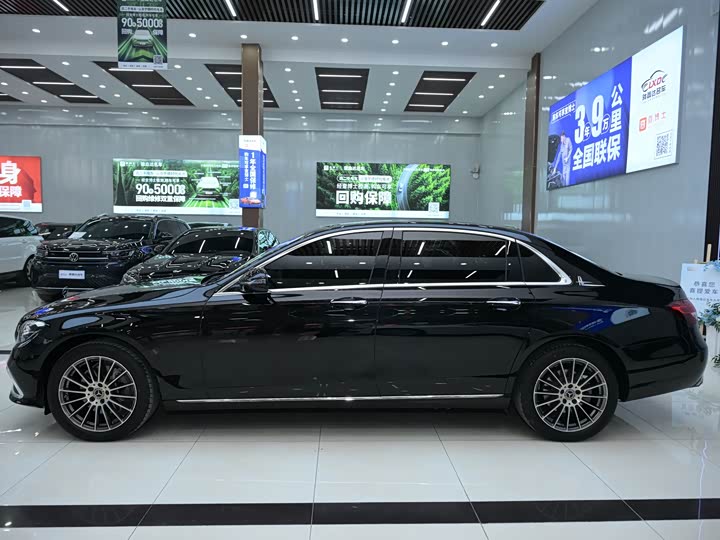 Фото 3 - Mercedes-Benz E-Class