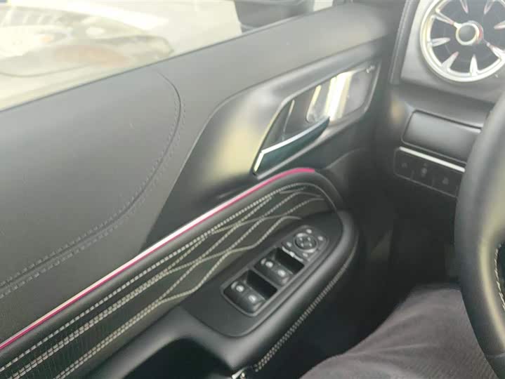 Фото 7 - Tank 300