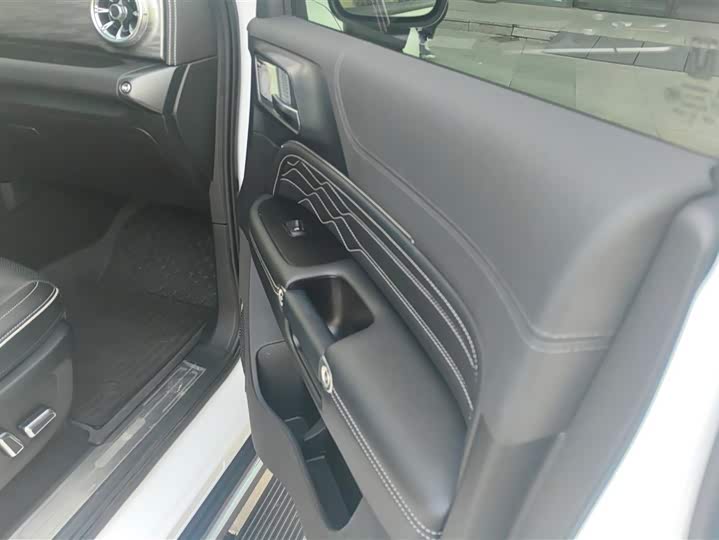 Фото 8 - Tank 300