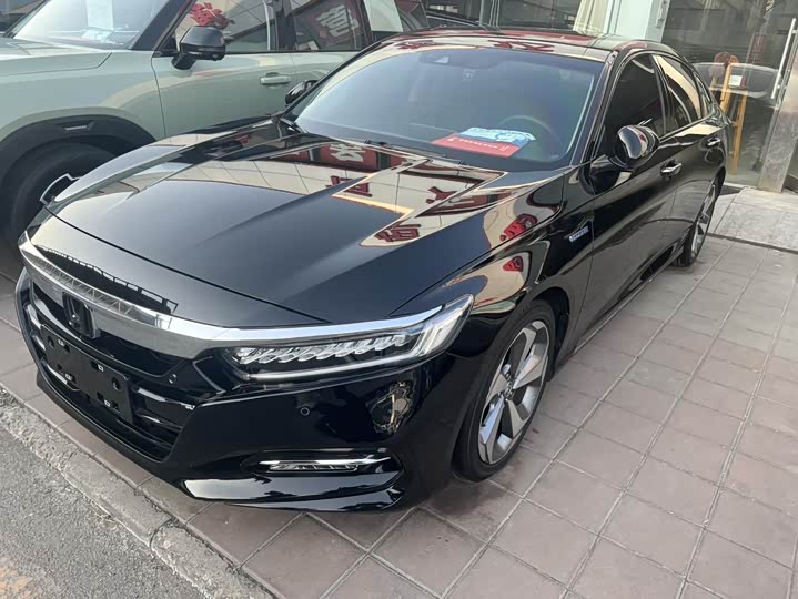 Фото 1 - Honda Accord